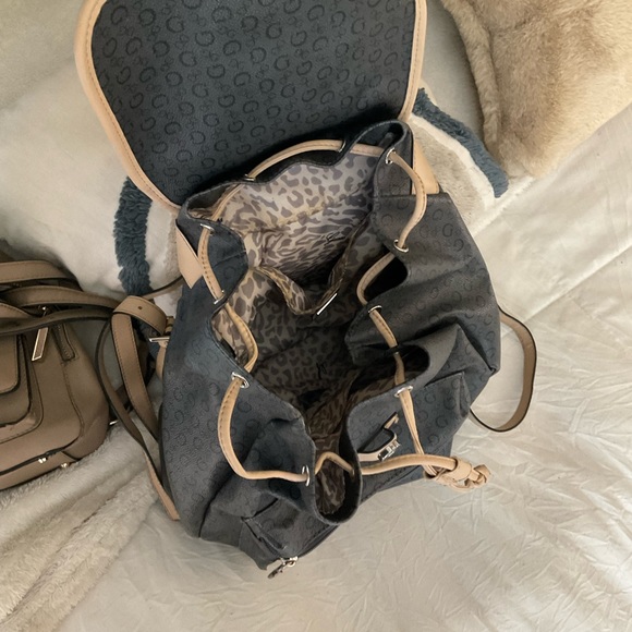 Back pack - Picture 3 of 3